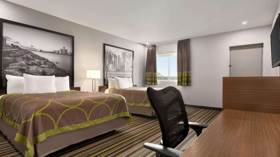 Super 8 by Wyndham Windsor/Dougall