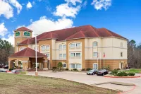 La Quinta Inn & Suites by Wyndham Palestine Hotels near Historic Howard House 1848