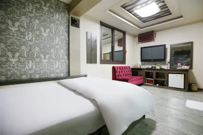 Jeungpyeong Young Park Hotels near Doahn Munhwa Center Mungo