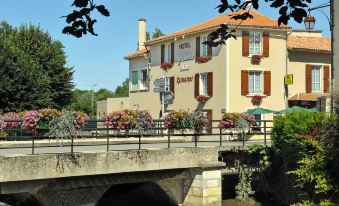 Logis Hôtels & Restaurant le Cheval Blanc et Clovis