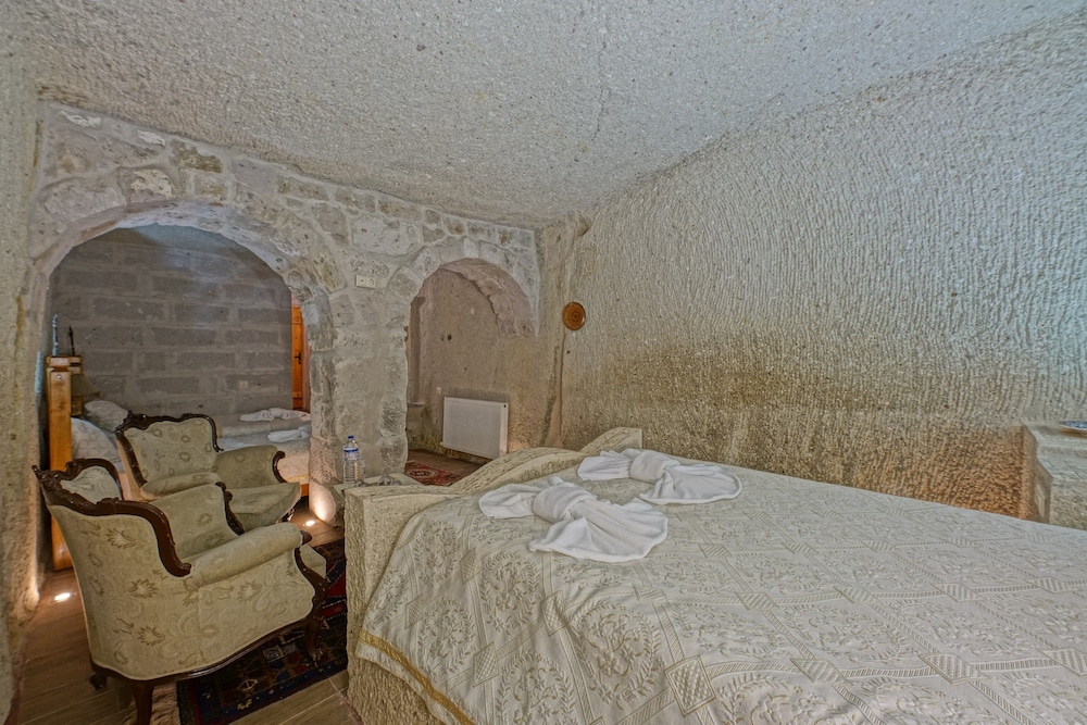 Angel Cave Suite