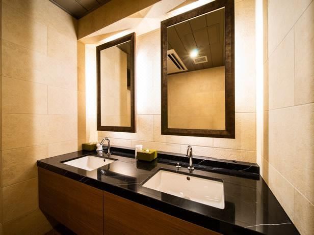 5. 수퍼 호텔 프리..