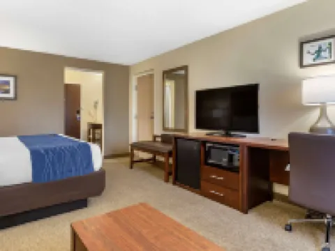 Comfort Inn Near Greenfield Village Hotels in Dearborn