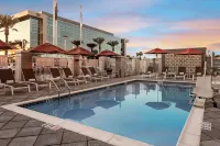 Hilton Garden Inn Chandler Downtown - piscina