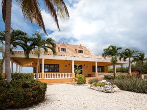 Stunning Caribbean Style Ocean Front Villa