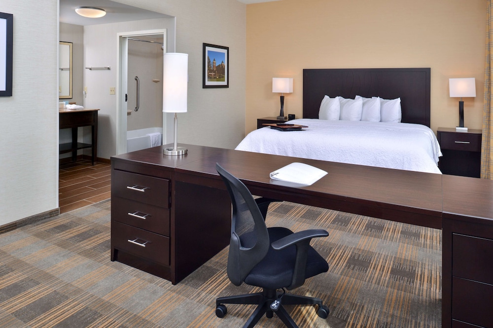 Hampton Inn & Suites California University-Pittsburgh