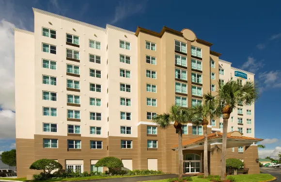 Staybridge Suites 邁阿密多拉區