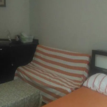 Chan Kim Don Mueang Guest House