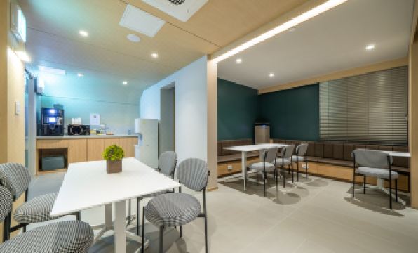 7. 하운드호텔 사직..