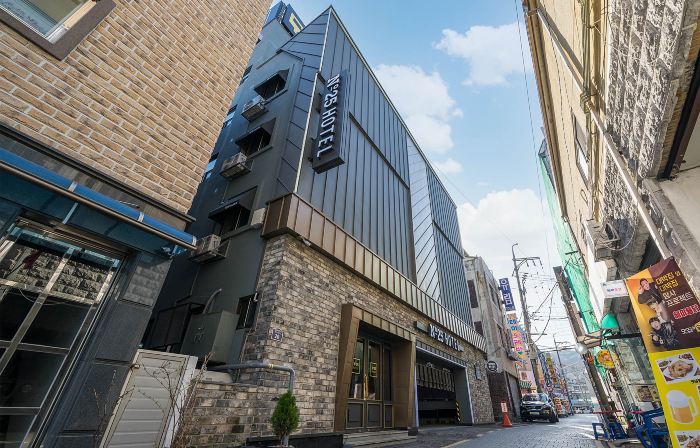 No.25 Suwon Hwaseong Haenggung Branch
