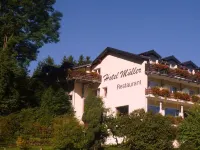 Landhotel Krolik Hotel di Neroth