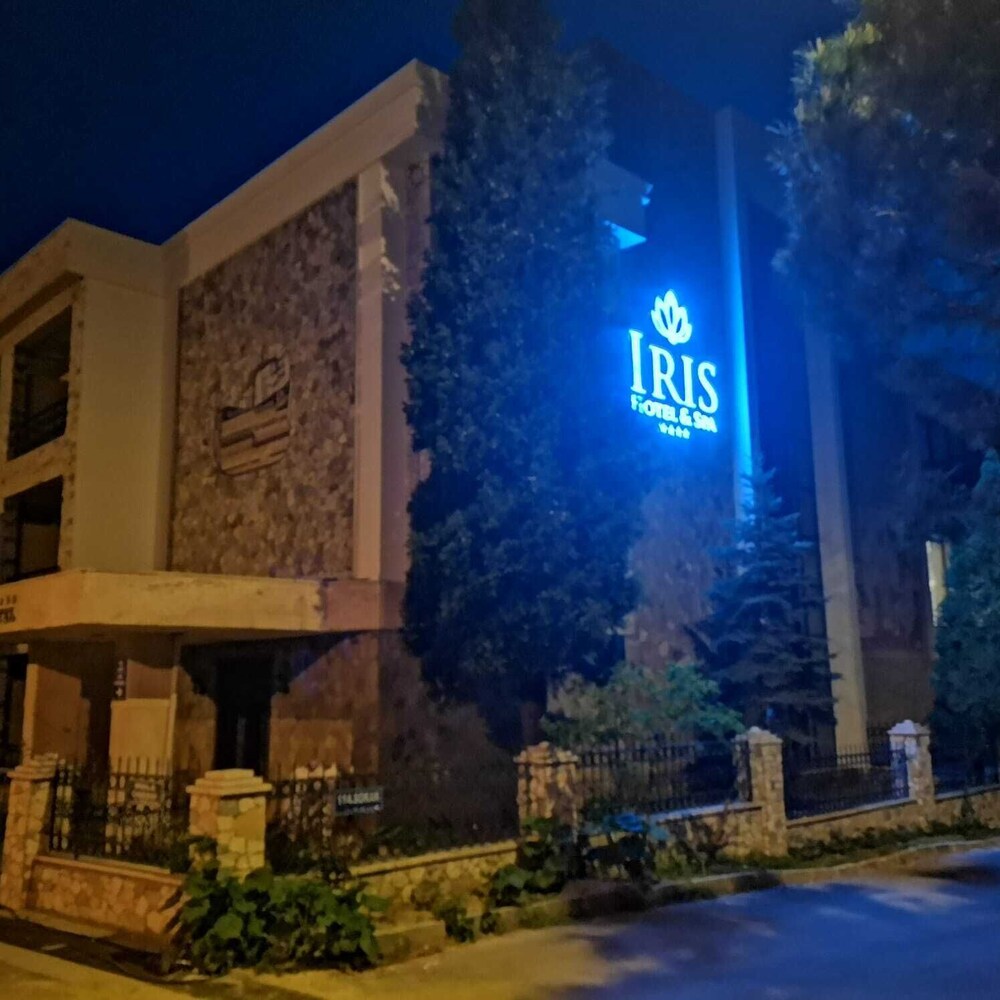 Iris Hotel