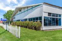 Americas Best Value Inn & Suites-Hyannis/Cape Cod