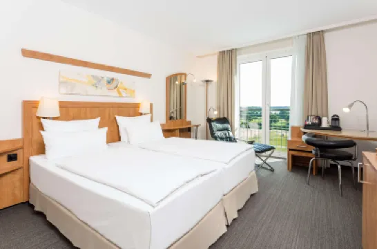 NH ハンブルク ホルナー レンバーン ミニゴルフ・エーイエンドルファー・パーク・ハンブルク周辺のホテル