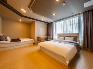 Yeosu Blossom Hotel