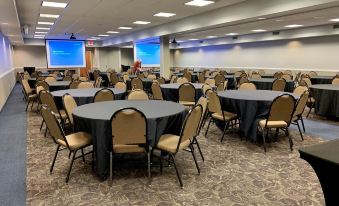 AmericInn by Wyndham Mankato Event Center