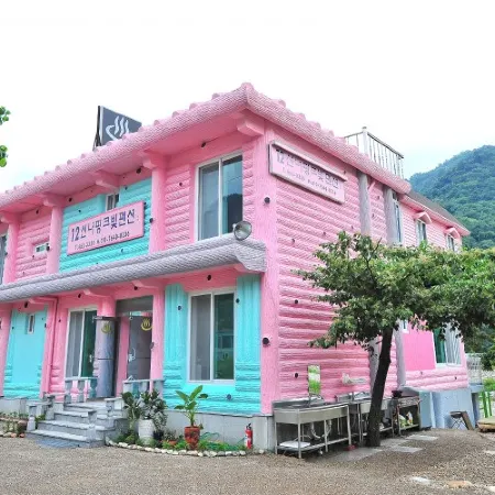 Inje Baekdamsa Temple Twelve Fairy Pension Отели рядом с достопримечательностью «Храм Baekdamsa»
