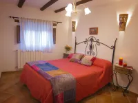 Casa Familiar Matasiete - with Swimming Pool Hotels in Laroya