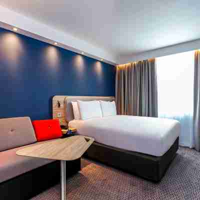 Holiday Inn Express Edinburgh - City West Rooms
