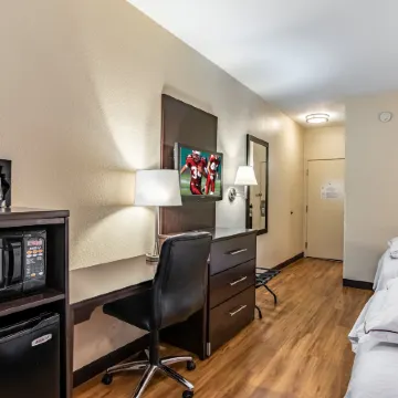 Red Roof Plus+ Tempe - Phoenix Airport