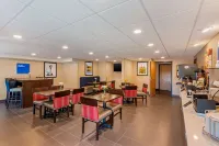 Comfort Inn & Suites Near Route 66