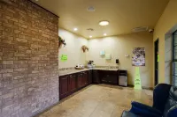OYO Pinewood Inn & Suites Silsbee Hotels in Lumberton