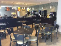 Days Inn & Suites by Wyndham Bonita Springs North Naples - breakfast