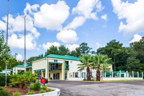 Econo Lodge Hotels in Picayune