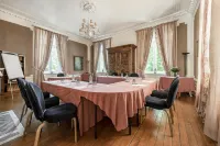 Hôtel Château Cléry Hotels in Isques