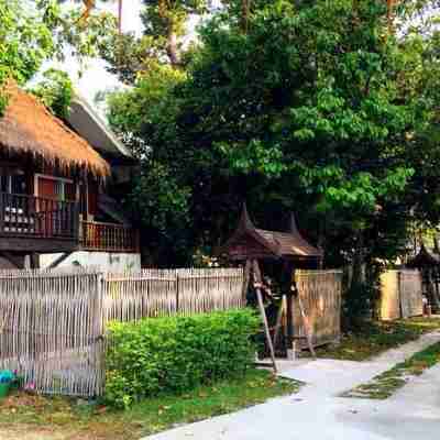 Hallo Villa Khanom Hotel Exterior