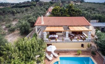 Amazing Villas in Crete Villa Myrrini - Classy Villa with Panoramic Views