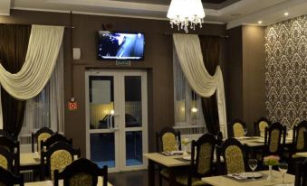 Hotel Lazurit - Housity