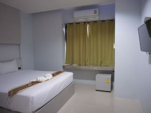 C2U Hotel Uthai Thani - Adults Only