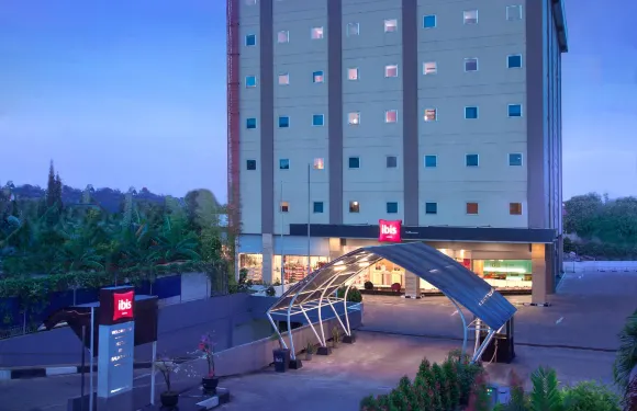 宜必思巴釐巴板酒店