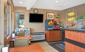 Travelodge by Wyndham Sacramento / Rancho Cordova