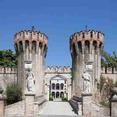 Castello di Roncade Hotel Exterior