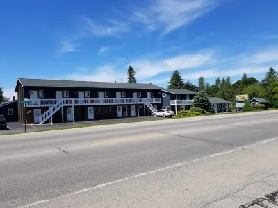 Crystal Lake Resort Hotels in Frankfort