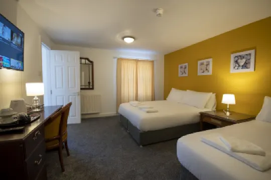 道格拉斯軍火旅館