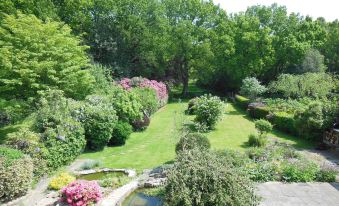 Abacus Bed and Breakfast, Blackwater, Hampshire