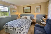 Motel des Deux Lacs Hotels in Lac-Brome