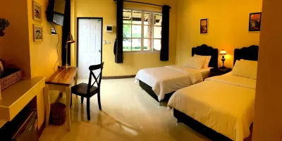 Tha Chang Vintage Hotels near Ruan Thai Sakorn