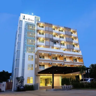 Wisdom Residence Hotels near Wat Klong Hae