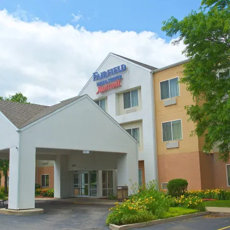 Fairfield Inn & Suites Beloit Отели в г. Белойт