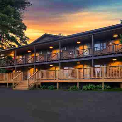 Roaring Brook Ranch Resort Hotel Exterior