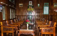 Nanda Wunn Hotel - Hostel Hotels in Nyaungshwe