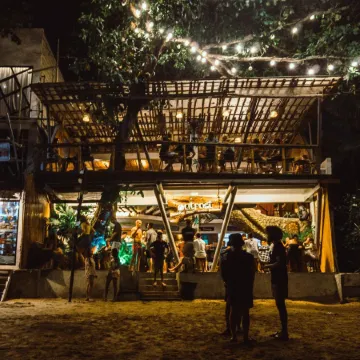 Outpost Beach Hostel - Adults Only