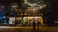 Outpost Beach Hostel - Adults Only