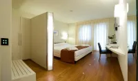 Hotel Napoleon Hotels near Chiesa di San Michele Arcangelo