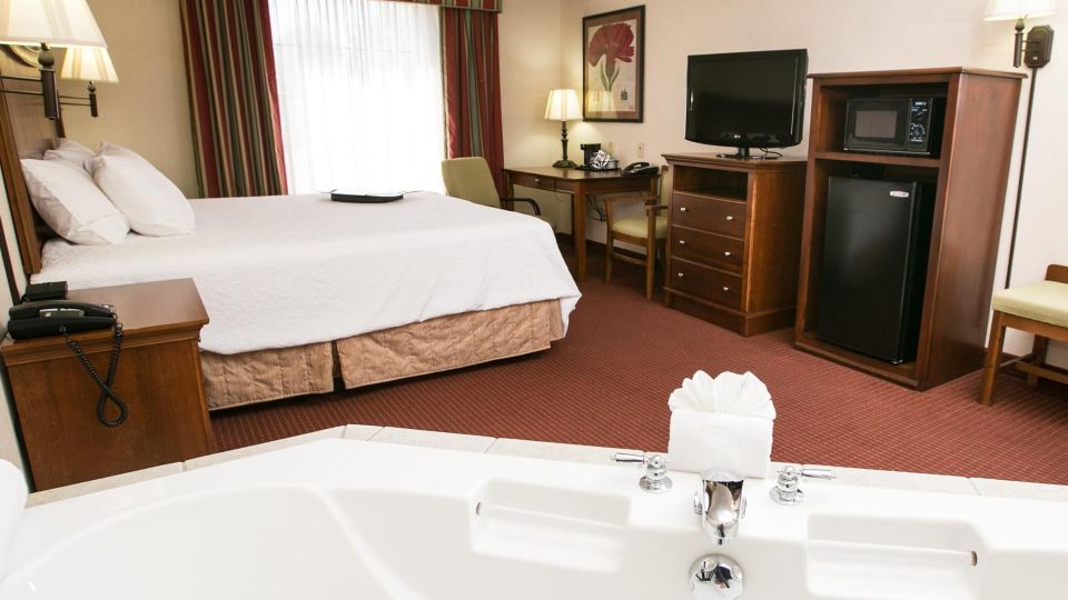 Hampton Inn Hadley-Amherst Area