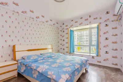 Travel On the Road of Jianmen Pass Apartment (Qingjiang Road)